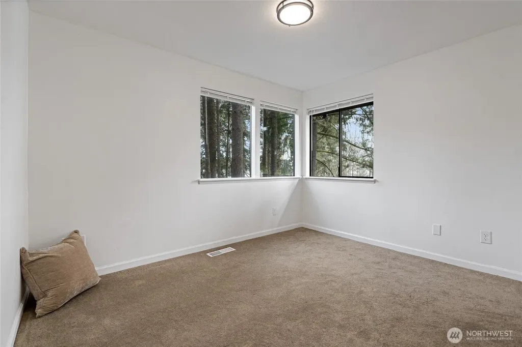 4806 Sunrise Beach Road NW Olympia WA 98502
