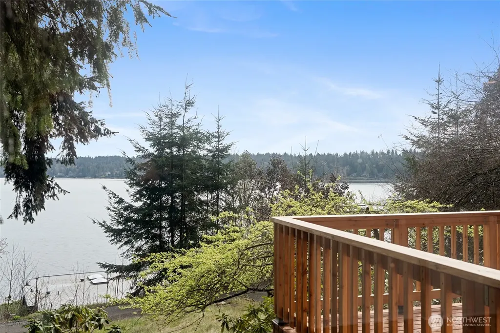 4806 Sunrise Beach Road NW Olympia WA 98502