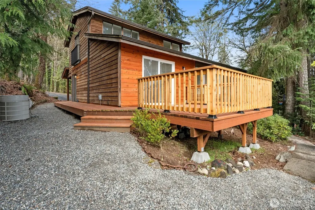 4806 Sunrise Beach Road NW Olympia WA 98502