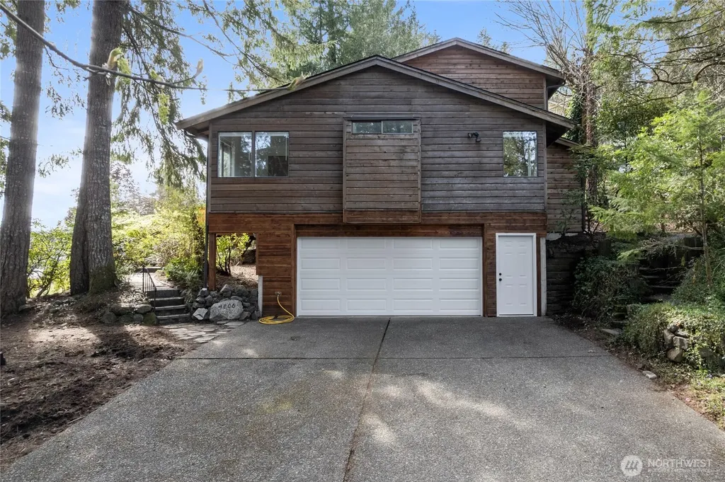 4806 Sunrise Beach Road NW Olympia WA 98502