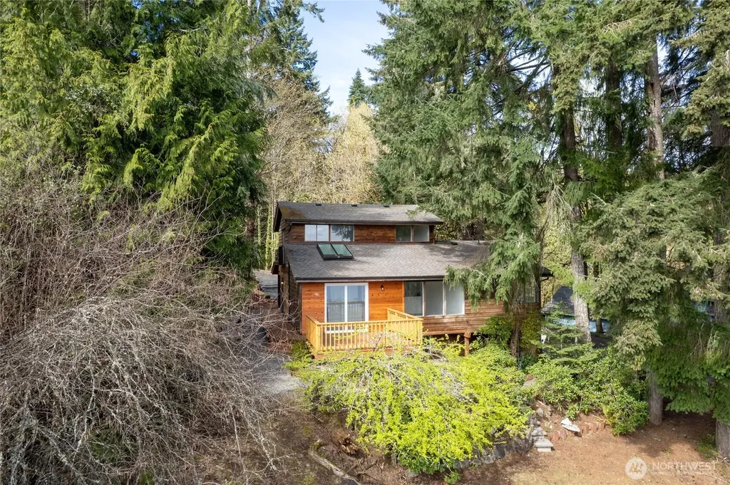 4806 Sunrise Beach Road NW Olympia WA 98502