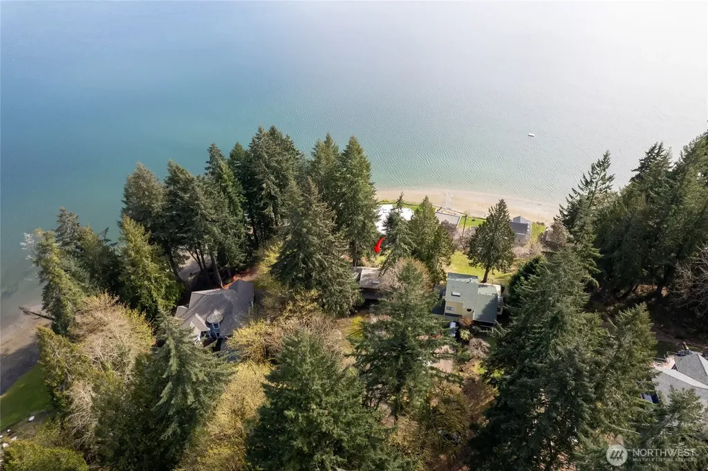 4806 Sunrise Beach Road NW Olympia WA 98502