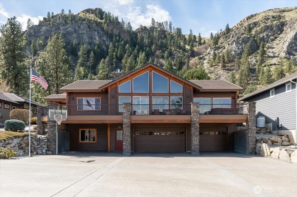 15320 Lakeview Street Entiat WA 98822