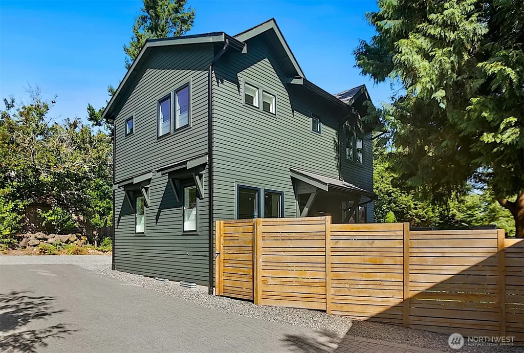 10421 41st Avenue SW Seattle WA 98146
