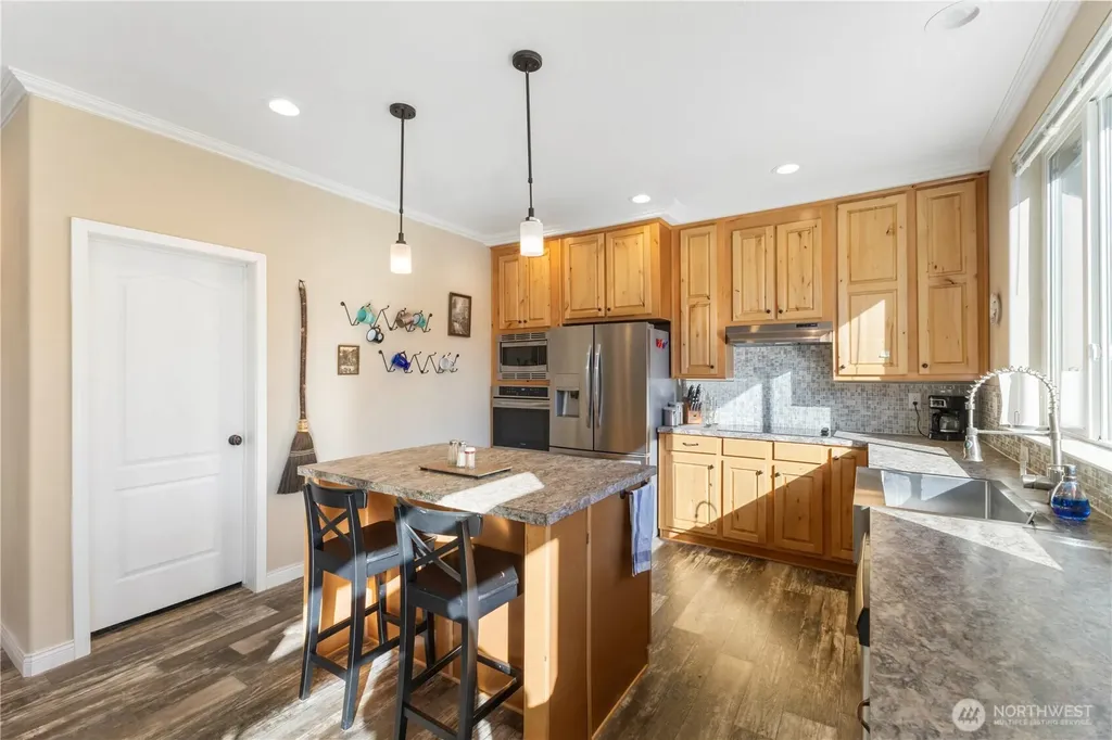 13113 Algyer Road SE Rainier WA 98576