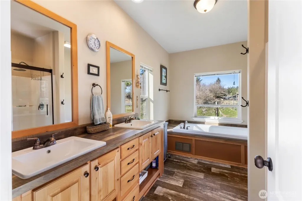 13113 Algyer Road SE Rainier WA 98576