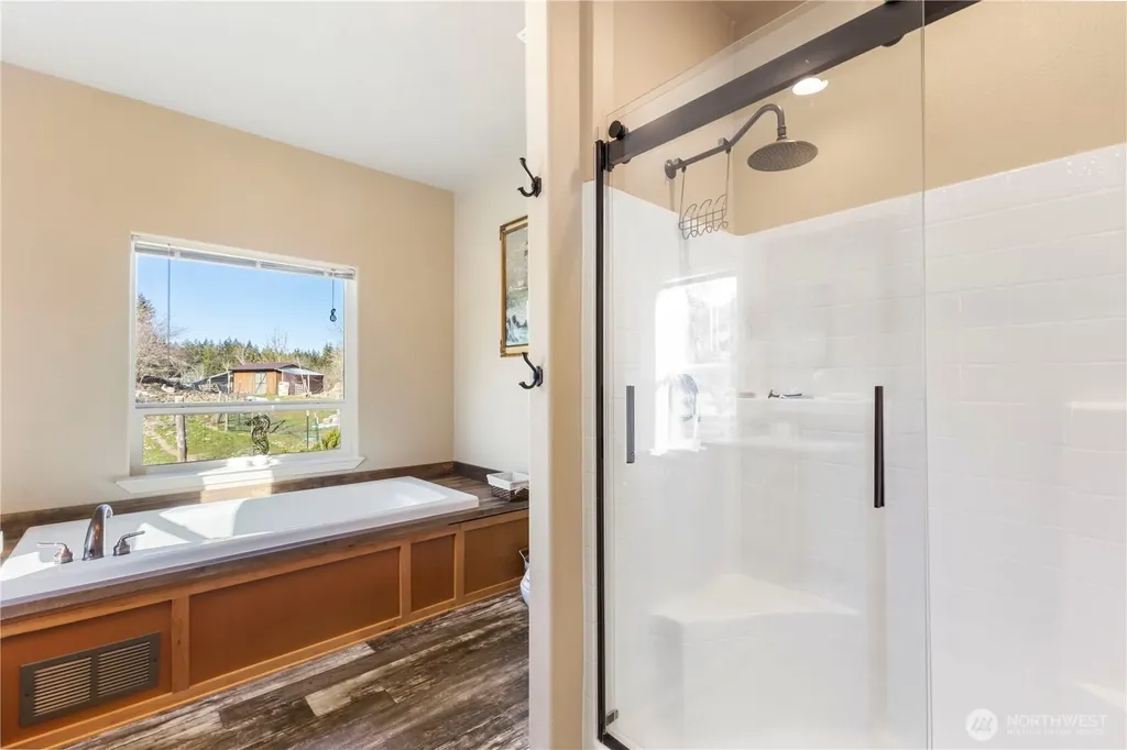 13113 Algyer Road SE Rainier WA 98576