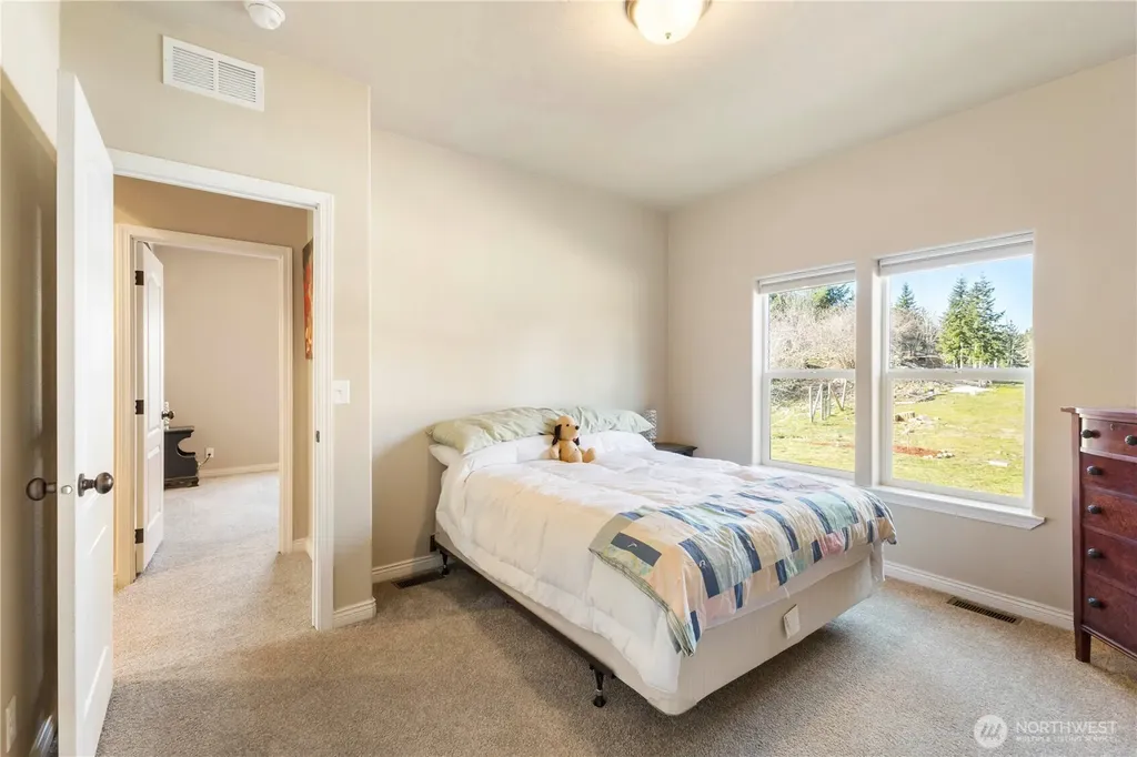 13113 Algyer Road SE Rainier WA 98576