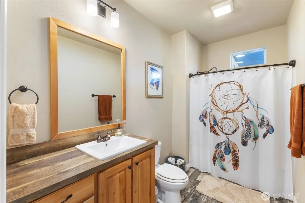 13113 Algyer Road SE Rainier WA 98576