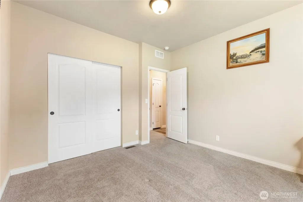 13113 Algyer Road SE Rainier WA 98576