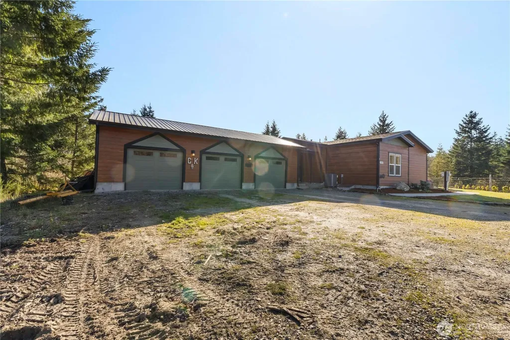 13113 Algyer Road SE Rainier WA 98576