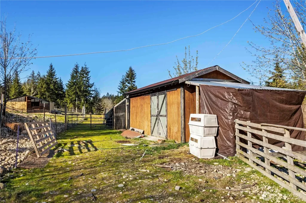 13113 Algyer Road SE Rainier WA 98576
