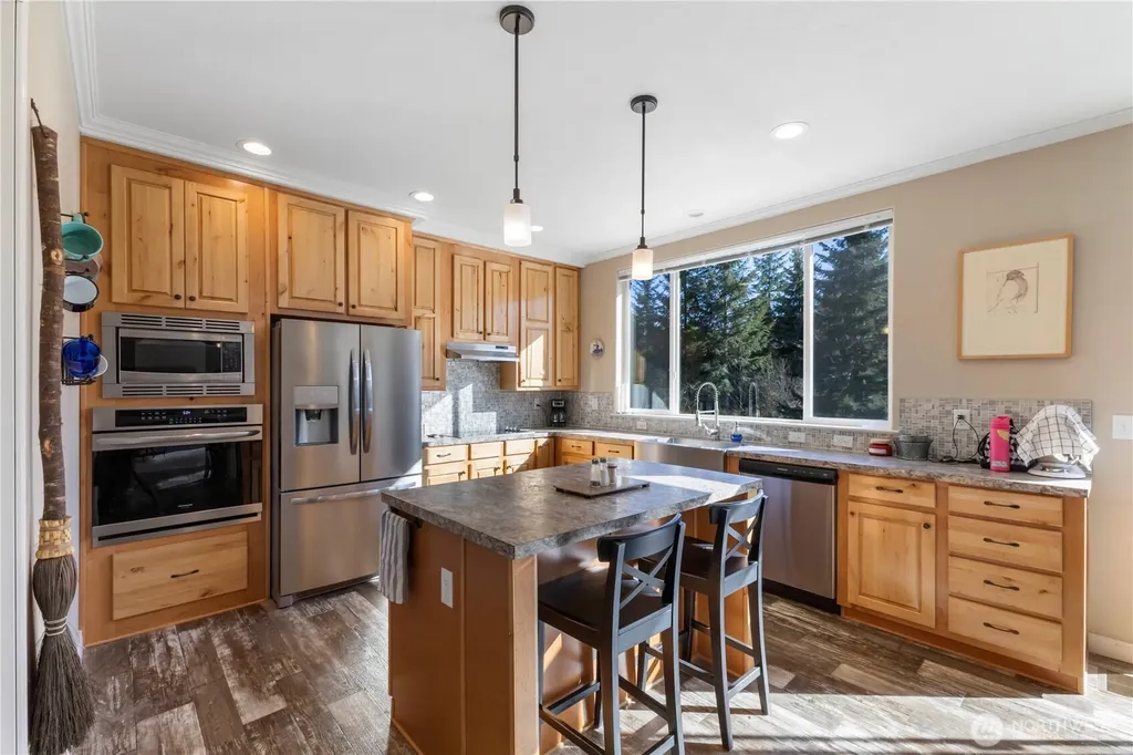 13113 Algyer Road SE Rainier WA 98576