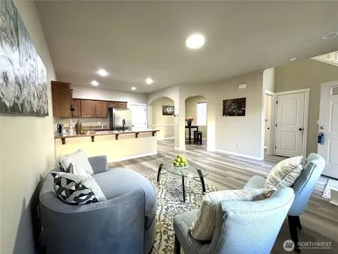 367 Graham Avenue NE Renton WA 98059