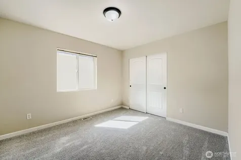 367 Graham Avenue NE Renton WA 98059