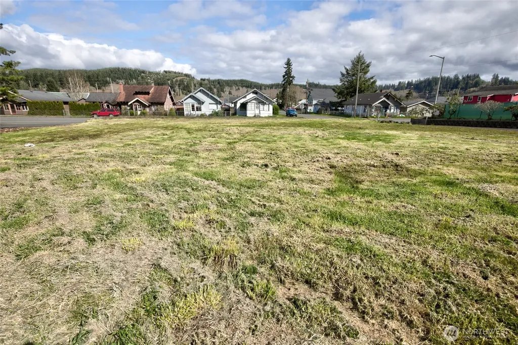 905 Lincoln Street Hoquiam WA 98550