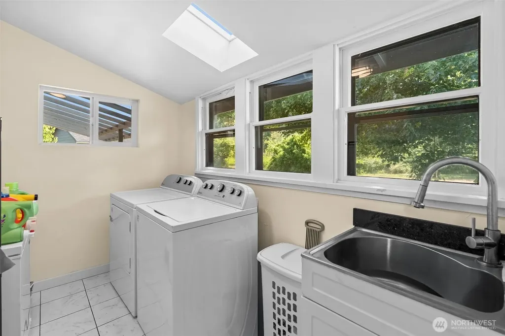 241 W Deyette Road Shelton WA 98584