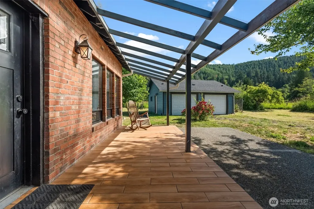 241 W Deyette Road Shelton WA 98584