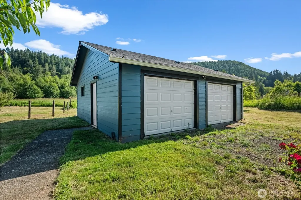 241 W Deyette Road Shelton WA 98584