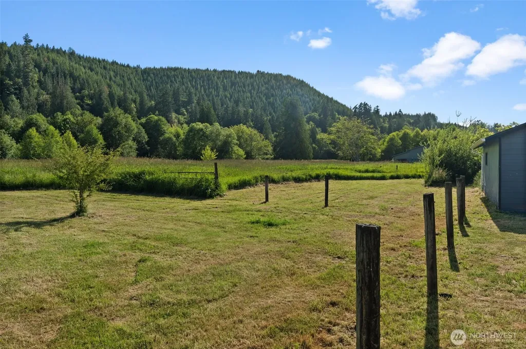 241 W Deyette Road Shelton WA 98584