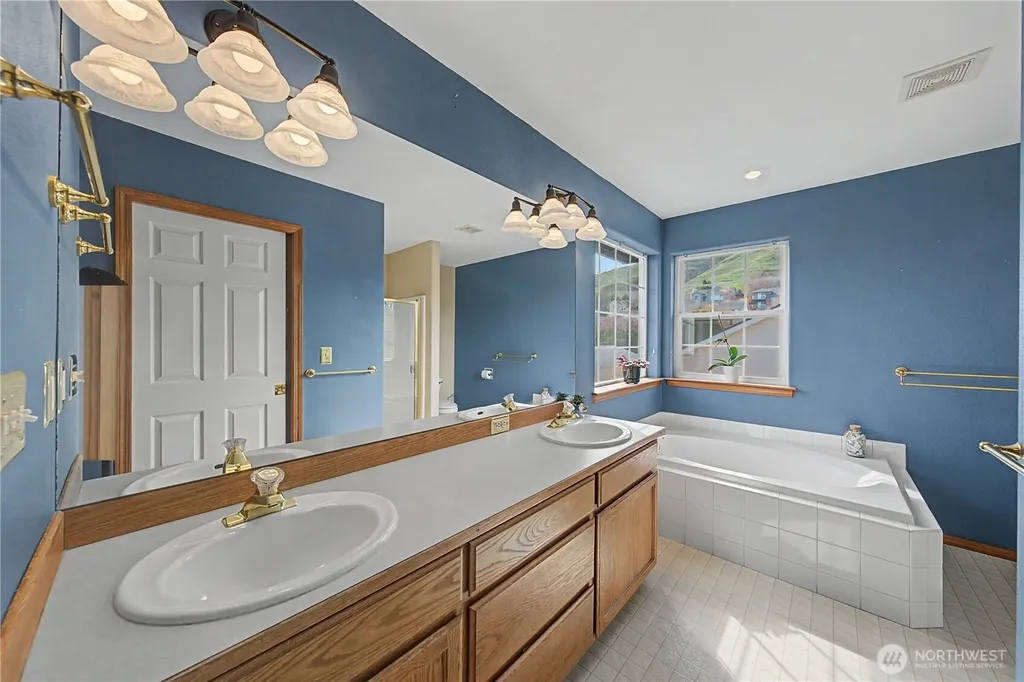 1929 Hideaway Place Wenatchee WA 98801