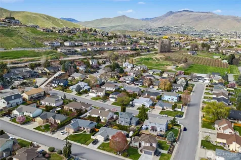 1929 Hideaway Place Wenatchee WA 98801