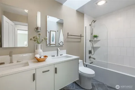 4550 49th Avenue NE Seattle WA 98105