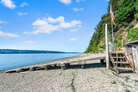 14758 SW Spring Beach Road Vashon WA 98070