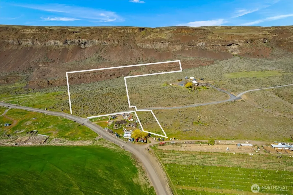 131 Wagon Road Palisades WA 98845