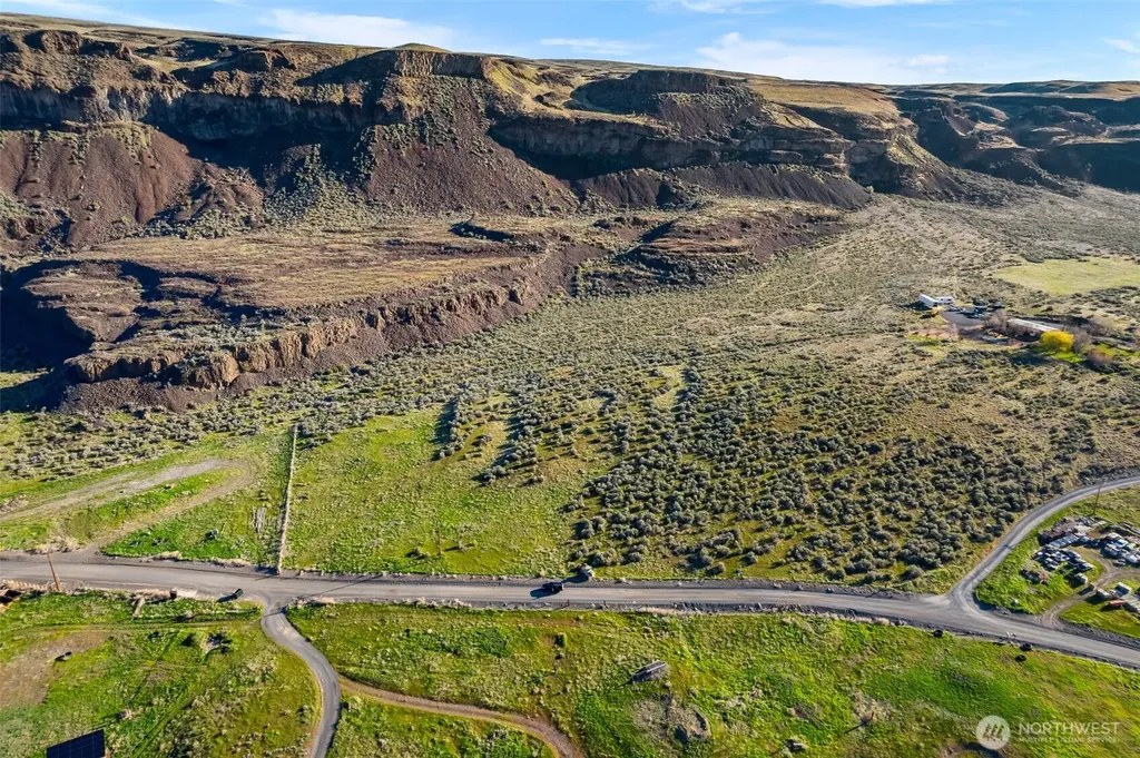 131 Wagon Road Palisades WA 98845