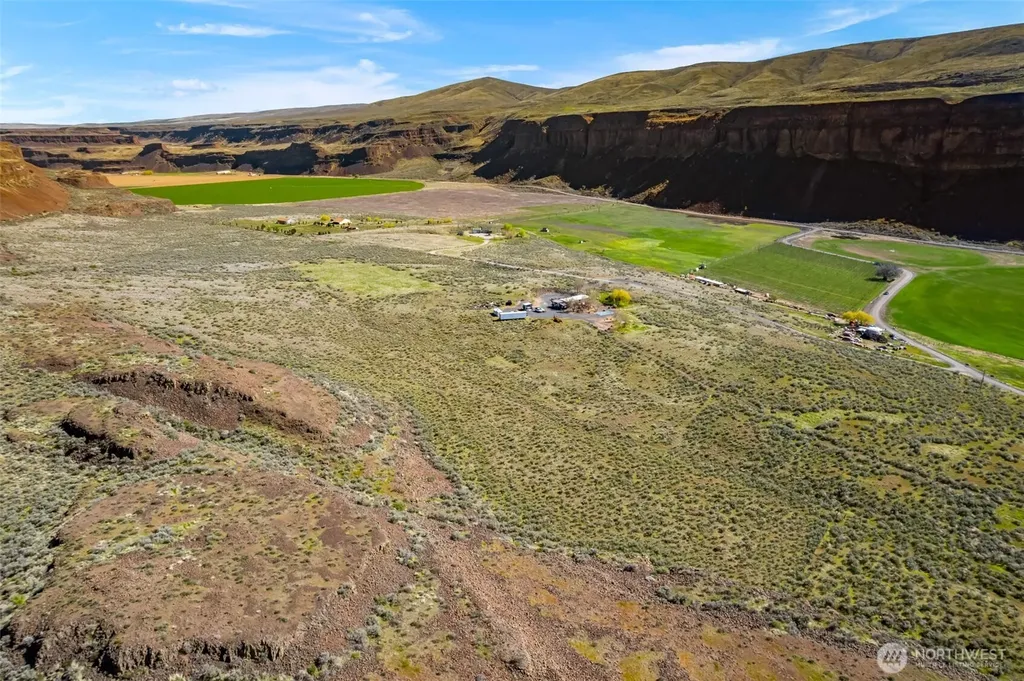 131 Wagon Road Palisades WA 98845
