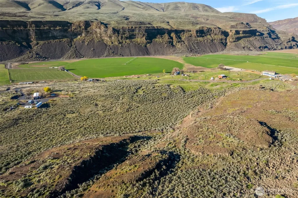 131 Wagon Road Palisades WA 98845