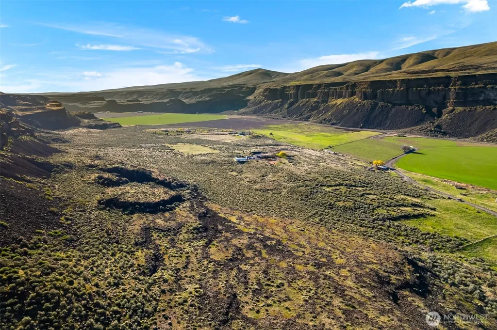 131 Wagon Road Palisades WA 98845