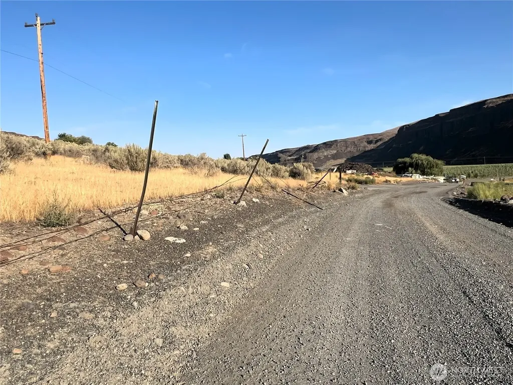 131 Wagon Road Palisades WA 98845