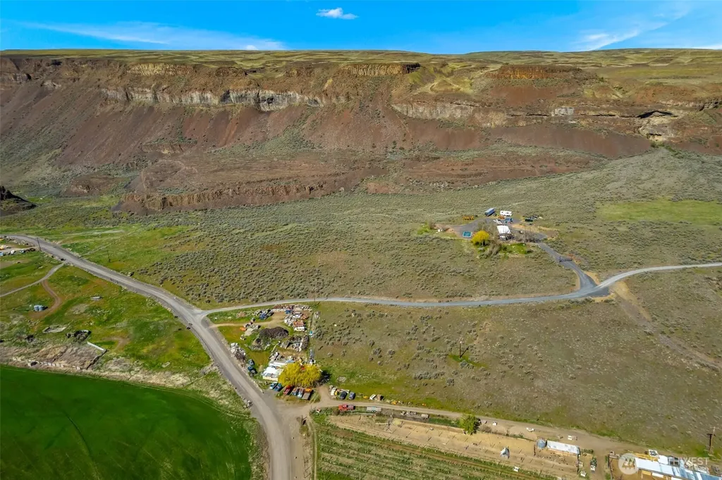 131 Wagon Road Palisades WA 98845