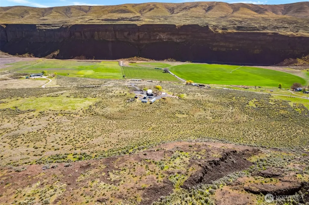 131 Wagon Road Palisades WA 98845