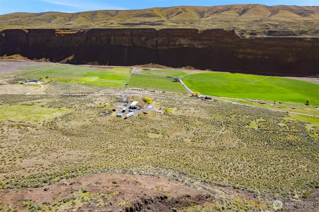 131 Wagon Road Palisades WA 98845