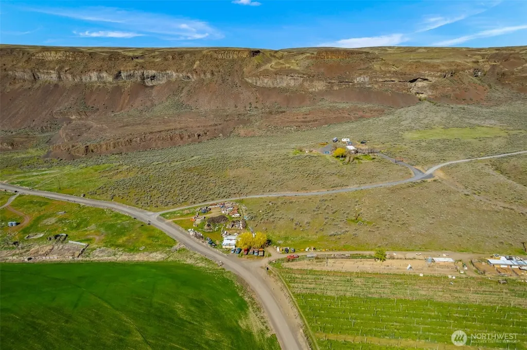 131 Wagon Road Palisades WA 98845
