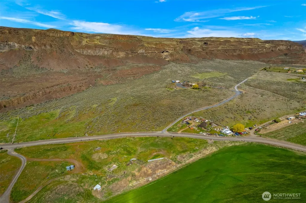 131 Wagon Road Palisades WA 98845
