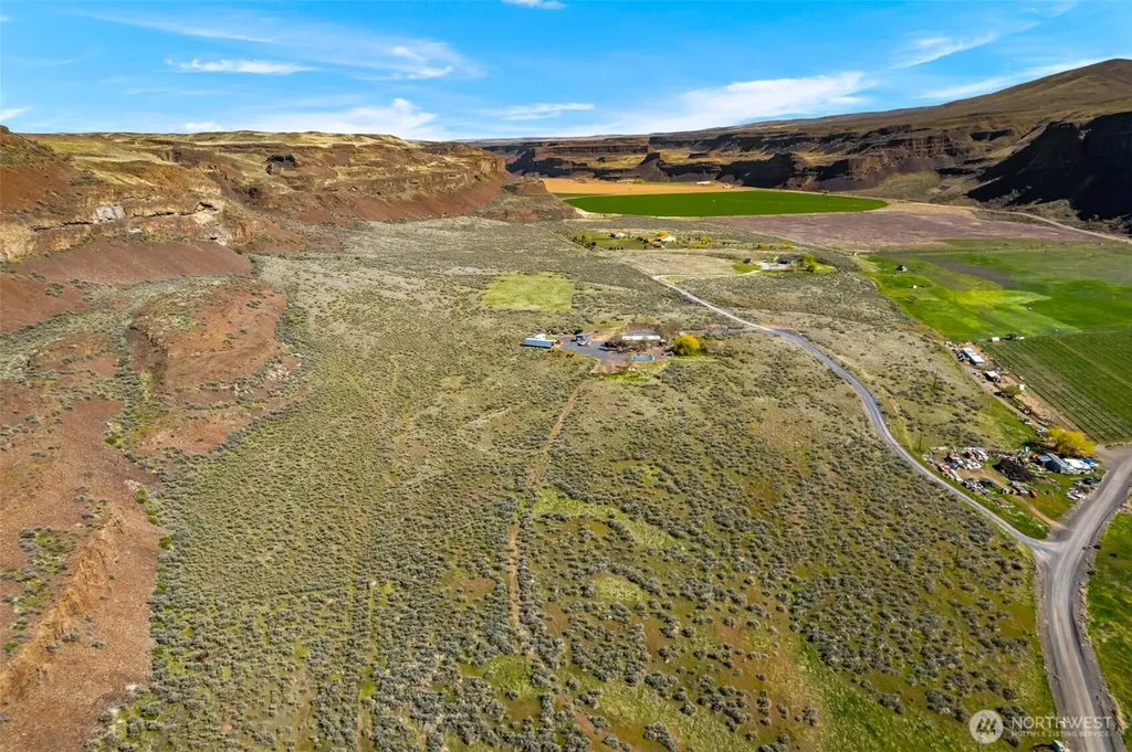 131 Wagon Road Palisades WA 98845