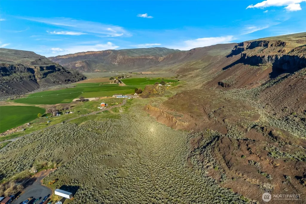 131 Wagon Road Palisades WA 98845