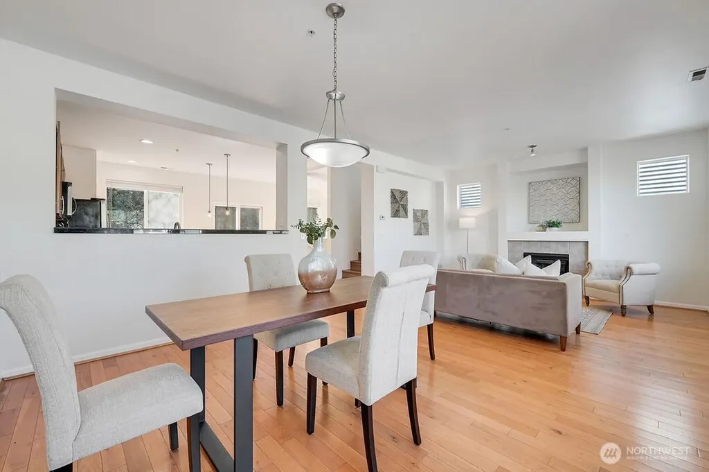 21262 40th Way S Seatac WA 98198