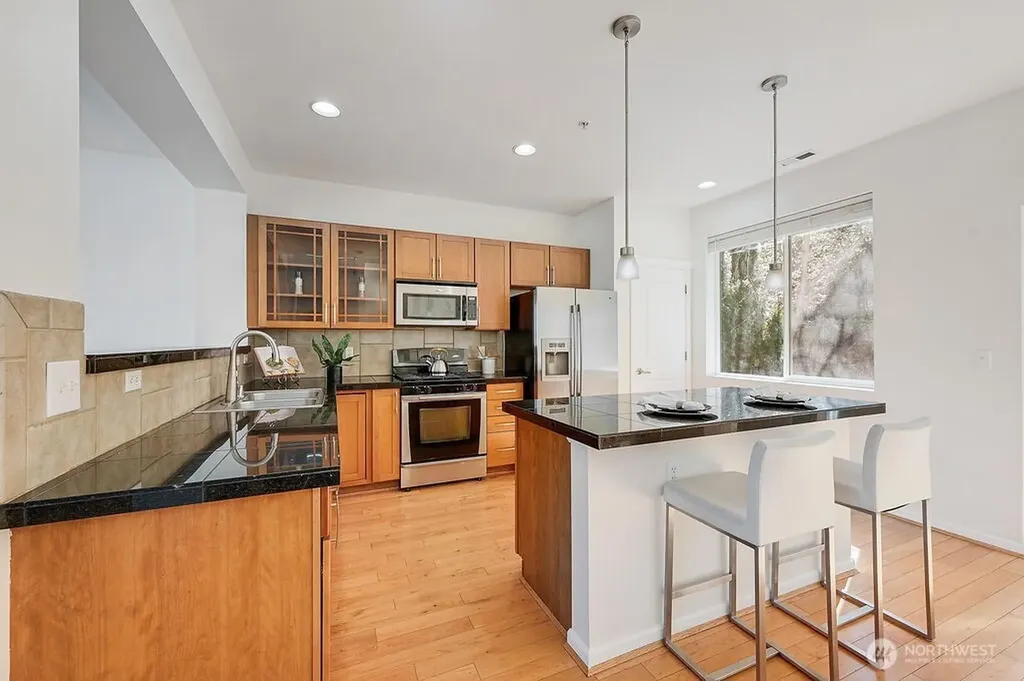 21262 40th Way S Seatac WA 98198
