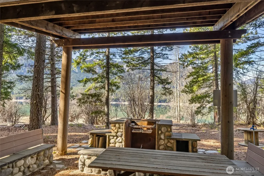 33 Lakeside Court Ronald WA 98940