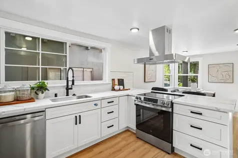 15825 SE 116th Street Renton WA 98059