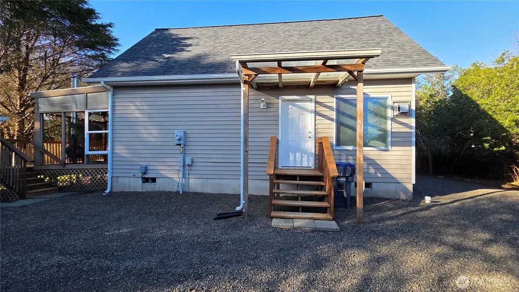159 S Narwhal Loop SW Ocean Shores WA 98569