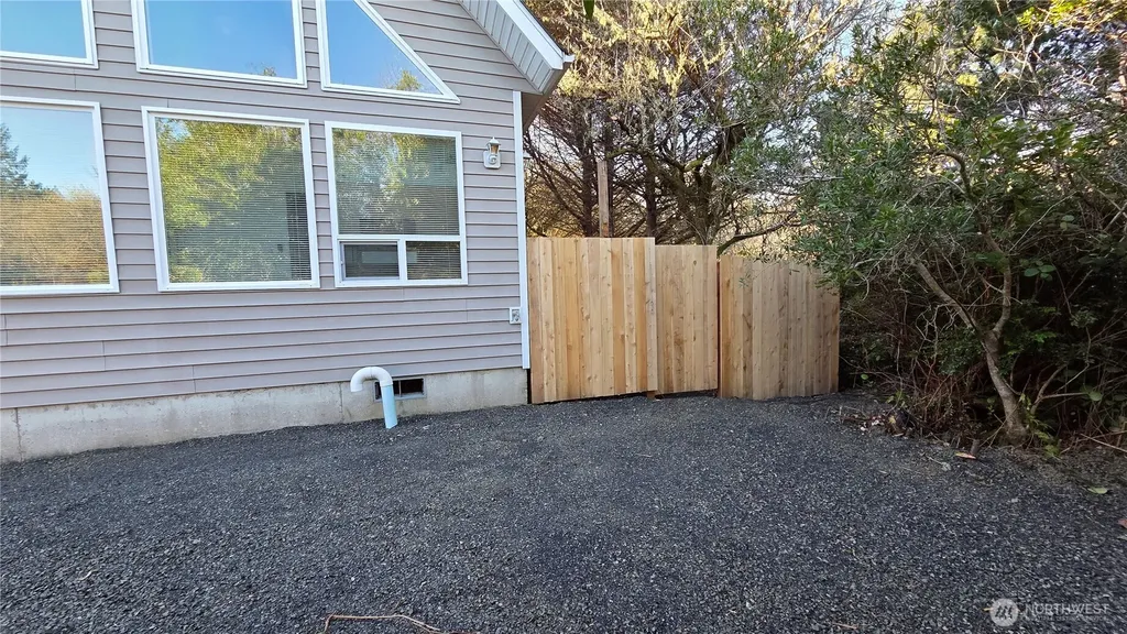 159 S Narwhal Loop SW Ocean Shores WA 98569