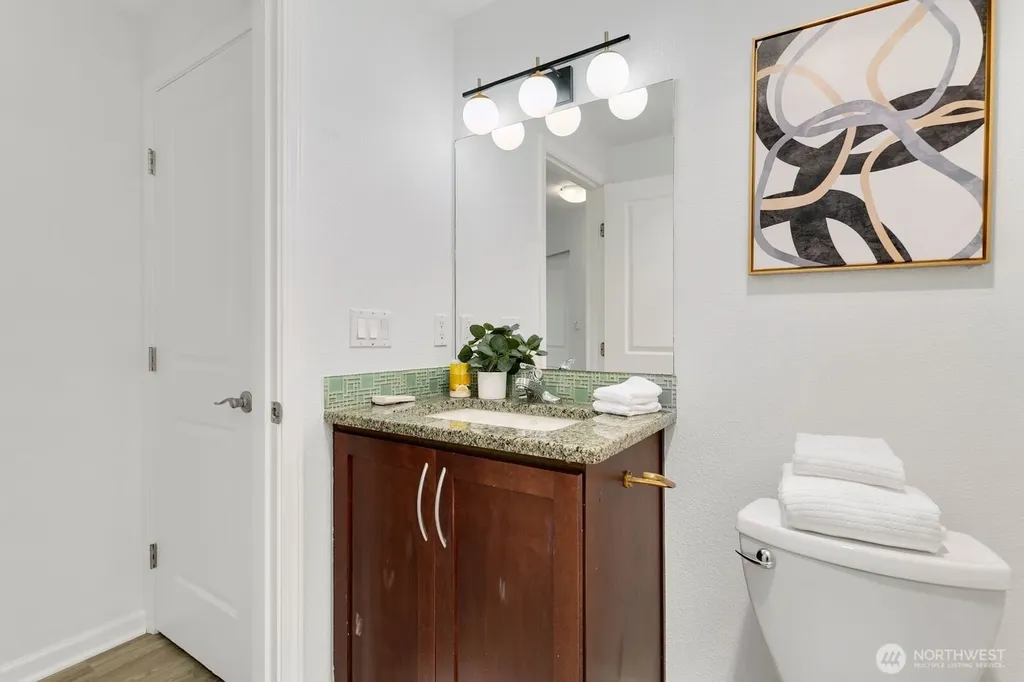3045 20th Avenue W Seattle WA 98199