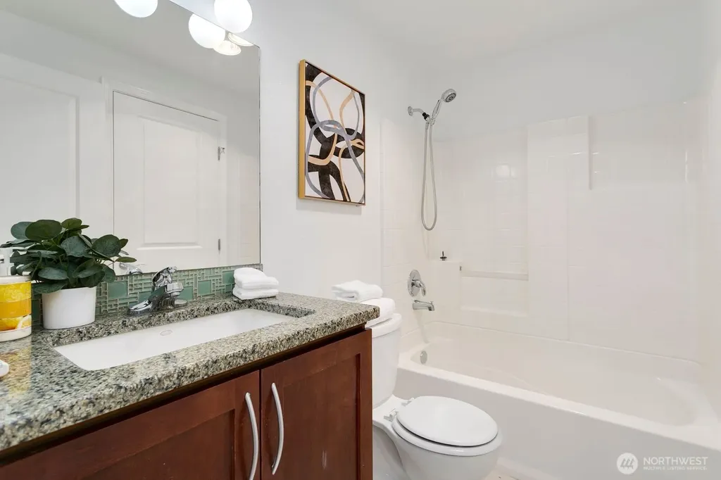 3045 20th Avenue W Seattle WA 98199