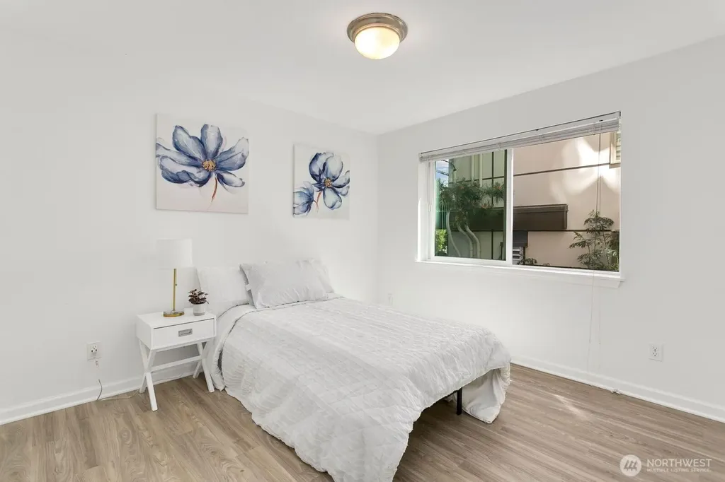 3045 20th Avenue W Seattle WA 98199